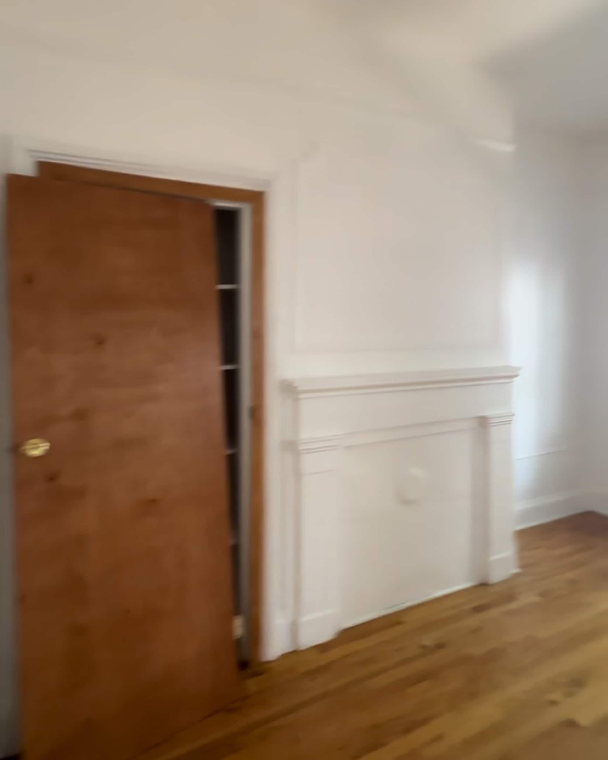 A 115-Year-Old Living Room Gets a Warm, Renter-Friendly Redo